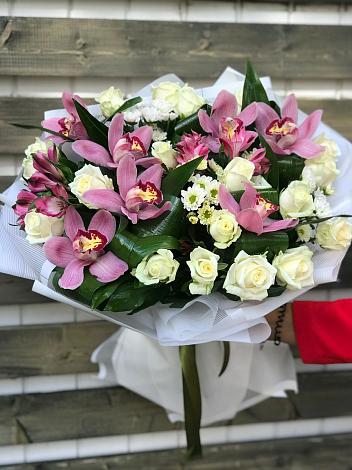 Букет цветов из: Розы и Хризантемы в Калтане