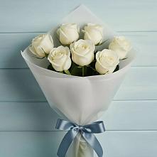 Букет 7 Белых роз Эдлесс Лав в Калтане