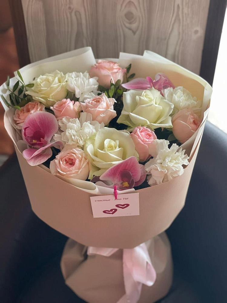 Букет цветов из: Орхидеи, Розы и Гвоздики в Калтане