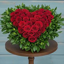 Цветочная композиция из Розы в виде сердца в Калтане