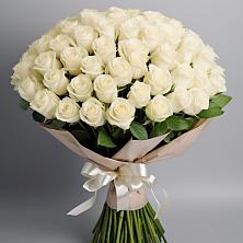 Букет 101 беля роза Белоснежка в Калтане