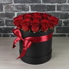 Цветочная композиция из Розы в шляпной коробке в Калтане