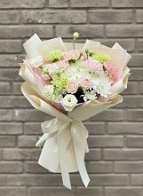Букет цветов из:  Гвоздики, Розы, Лизиантусы и Хризантемы в Калтане
