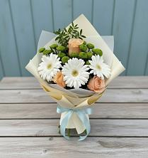Букет цветов из:  Герберы, Розы и Хризантемы в Калтане