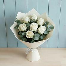 Букет Белые розы в Эвкалипте в Калтане