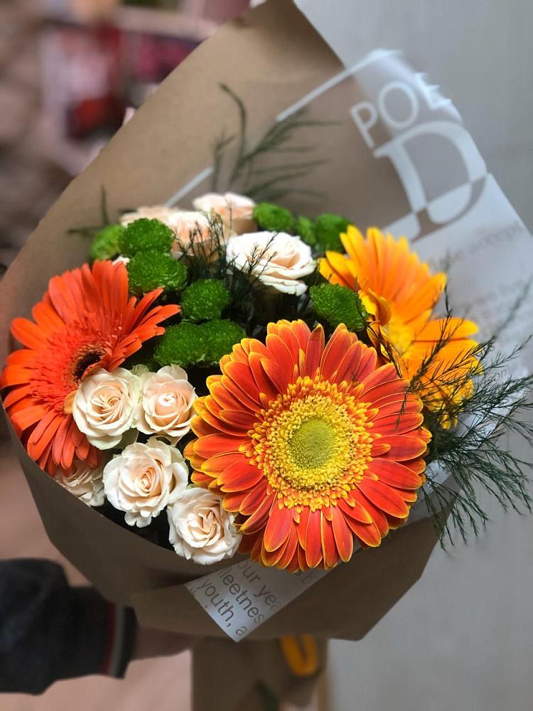 Букет цветов из: Герберы, Хризантемы и Розы в Калтане
